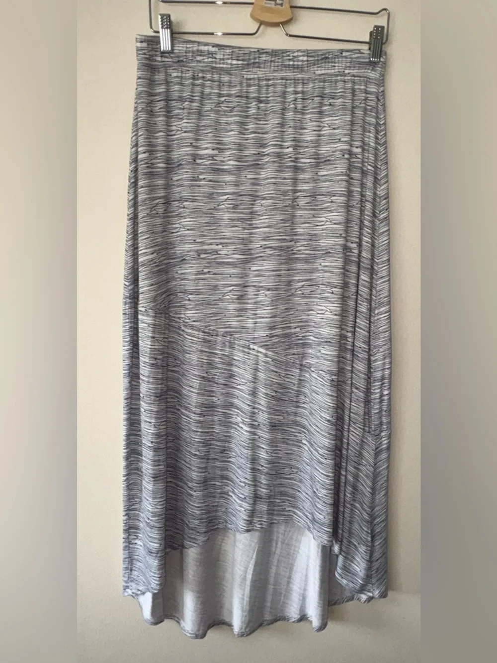 Nurture High Low Maxi Skirt Gray Stretch Waist Flowy Size M